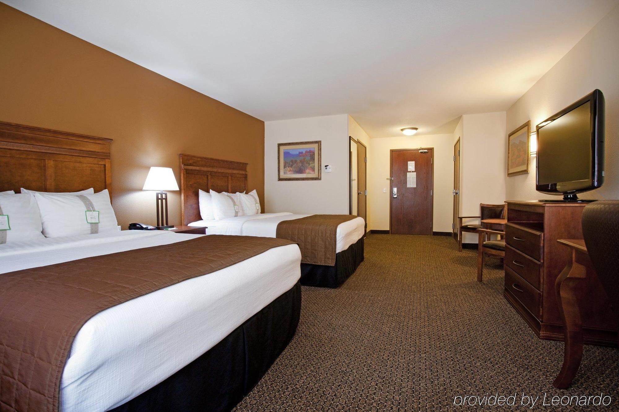 Holiday Inn Express & Suites Trinidad, An Ihg Hotel Exterior photo